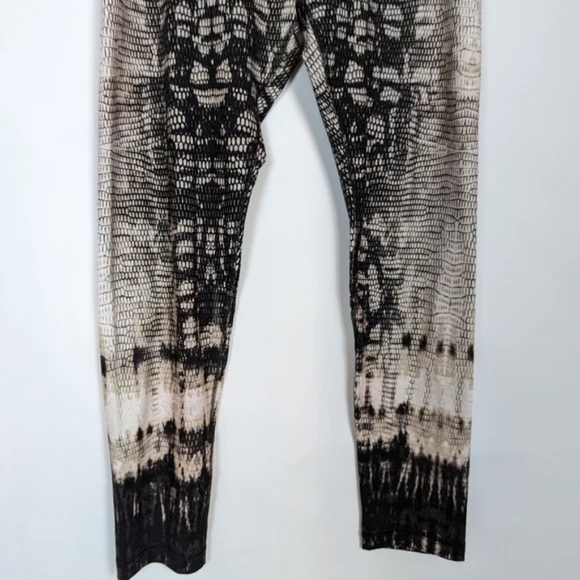 90 Degree by Reflex Workout Snakeskin Leggings Size XL - Picture 6 of 7